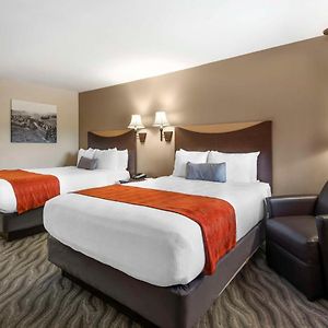 Queen Room Two Queen Beds Pet-Friendly or Non-Smoking